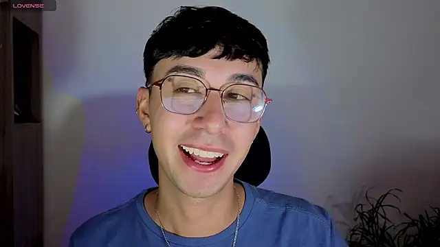 Snapshot of cameron_cum chatting on October 2025 05:02:01 PM cameron cum online show from October 2025 05:02:01 PM