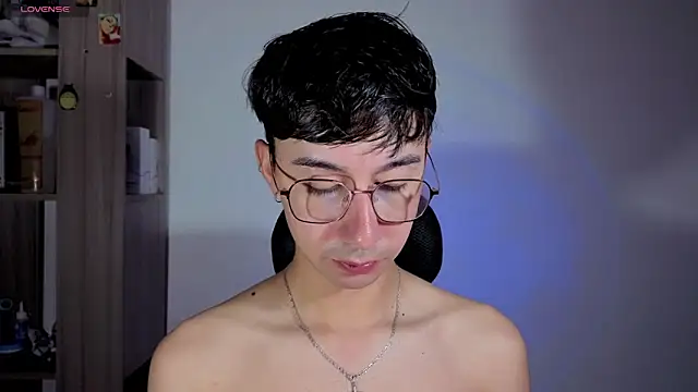 Snapshot of cameron_cum chatting on October 2025 11:09:01 AM cameron cum online show from October 2025 11:09:01 AM