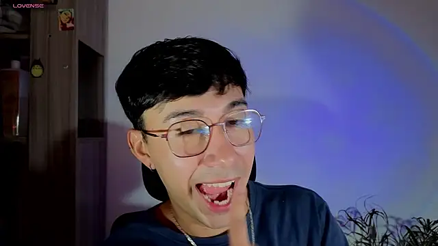 Snapshot of cameron_cum chatting on October 2025 12:17:01 PM cameron cum online show from October 2025 12:17:01 PM