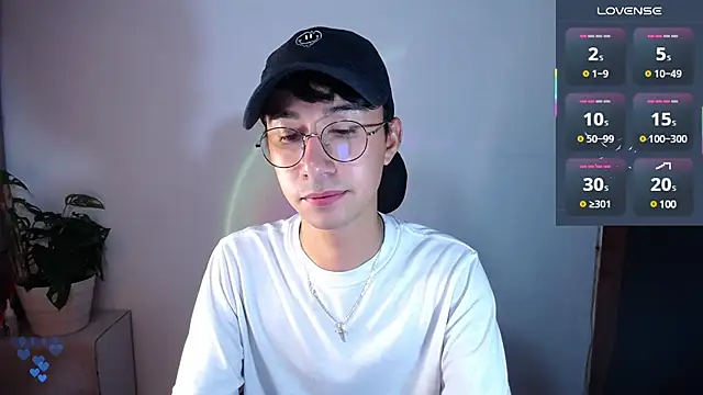 Snapshot of cameron_cum chatting on February 2025 03:58:02 PM cameron cum online show from February 2025 03:58:02 PM