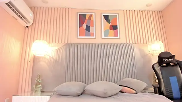 samyriverss online show from November 2025 10:47:02 AM