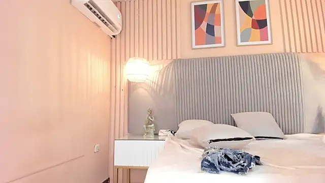 samyriverss online show from November 2025 10:52:01 AM