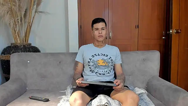 jamesinked  online show from November 2025 08:13:02 PM