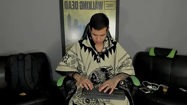 Snapshot of jamesinked_ chatting on February 2025 10:48:02 PM jamesinked  online show from February 2025 10:48:02 PM