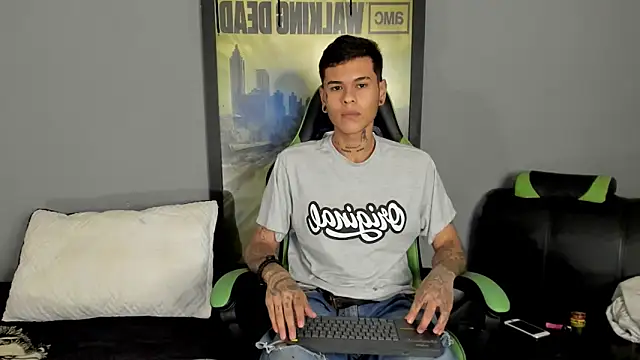 Snapshot of jamesinked_ chatting on March 2025 07:24:02 PM jamesinked  online show from March 2025 07:24:02 PM