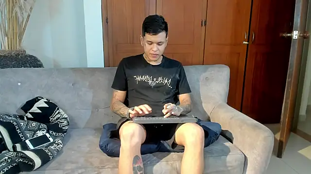 Snapshot of jamesinked_ chatting on October 2025 07:37:02 PM jamesinked  online show from October 2025 07:37:02 PM