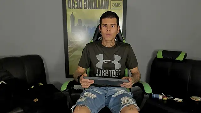 Snapshot of jamesinked_ chatting on February 2025 10:26:01 PM jamesinked  online show from February 2025 10:26:01 PM