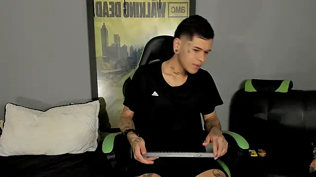 Snapshot of jamesinked_ chatting on March 2025 08:22:01 PM jamesinked  online show from March 2025 08:22:01 PM