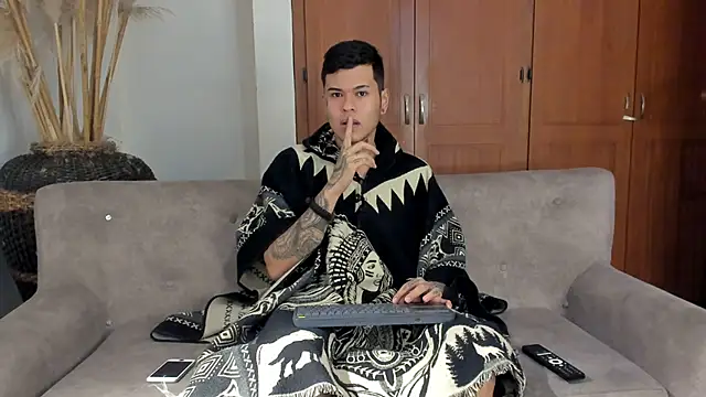 jamesinked  online show from December 2025 05:41:02 PM