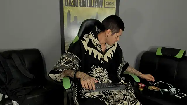 Snapshot of jamesinked_ chatting on February 2025 01:58:01 AM jamesinked  online show from February 2025 01:58:01 AM