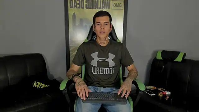 Snapshot of jamesinked_ chatting on February 2025 10:40:02 PM jamesinked  online show from February 2025 10:40:02 PM