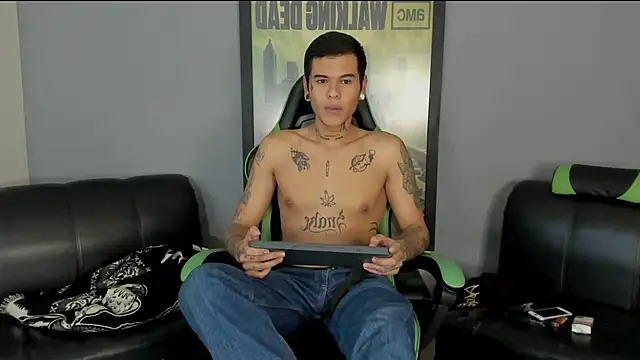 Snapshot of jamesinked_ chatting on February 2025 07:25:02 PM jamesinked  online show from February 2025 07:25:02 PM