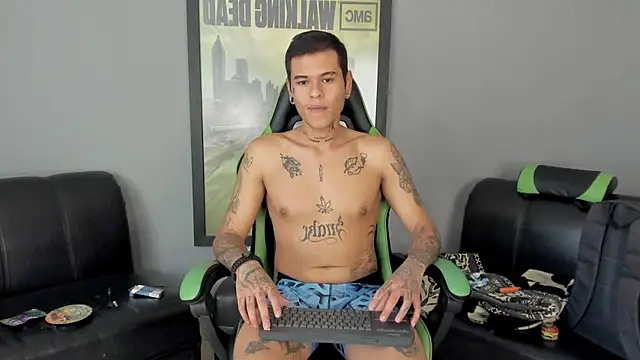 Snapshot of jamesinked_ chatting on February 2025 08:13:01 PM jamesinked  online show from February 2025 08:13:01 PM