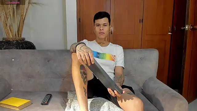 jamesinked  online show from November 2025 01:31:02 AM