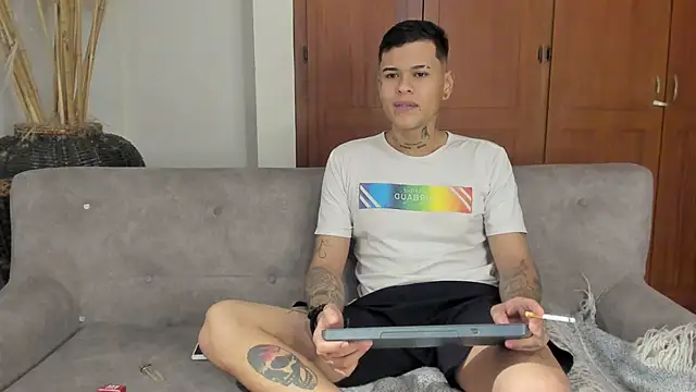 jamesinked  online show from November 2025 10:21:02 PM