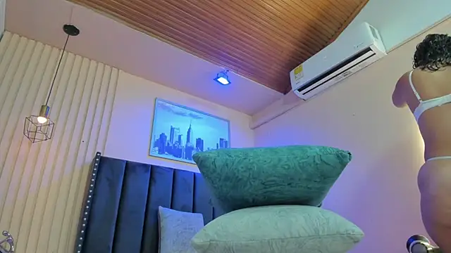 viiolett lee online show from February 2026 08:09:01 PM