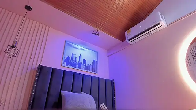 viiolett lee online show from March 2025 08:22:01 PM