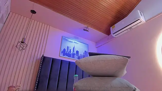 viiolett lee online show from March 2025 11:20:01 PM