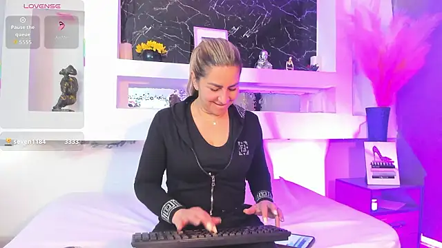 Cinthya mjs online show from February 2026 12:49:02 PM