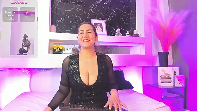 Cinthya mjs online show from February 2026 01:08:01 PM