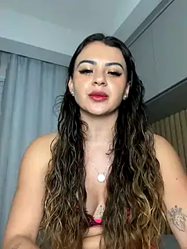 carol amorim online show from October 2025 07:48:01 PM