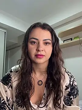 carol amorim online show from December 2024 06:33:01 PM