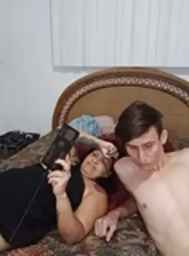 Snapshot of Milfvalesk chatting on October 2025 03:41:02 AM Milfvalesk online show from October 2025 03:41:02 AM