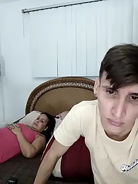 Milfvalesk online show from February 2026 08:06:01 PM