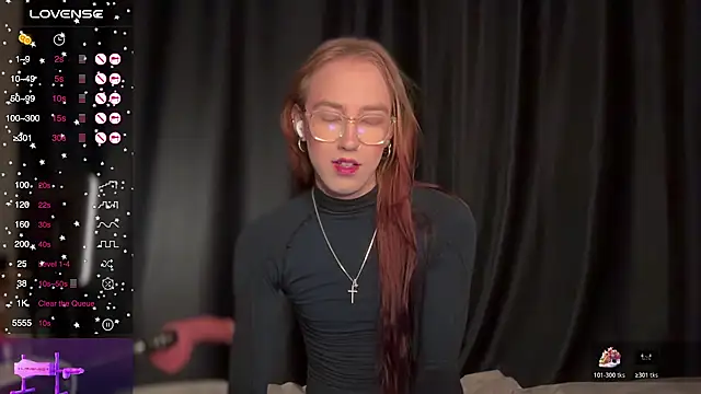 Snapshot of Avril_Pearly_ chatting on November 2025 03:23:01 PM Avril Pearly online show from November 2025 03:23:01 PM