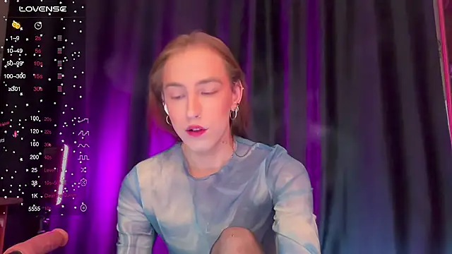 Snapshot of Avril_Pearly_ chatting on December 2025 12:00:02 PM Avril Pearly online show from December 2025 12:00:02 PM