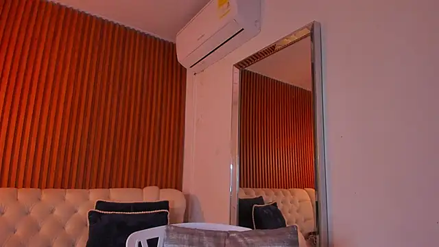 RosarioCruzz online show from March 2026 12:13:01 PM