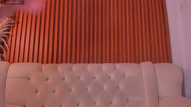 RosarioCruzz online show from May 2026 01:21:01 PM