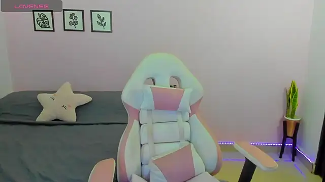 sophie pazz online show from February 2026 10:28:02 PM