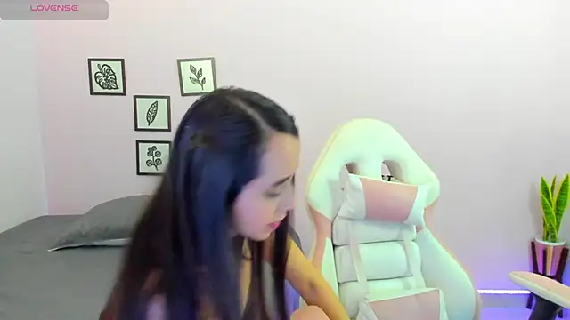 Snapshot of sophie_pazz chatting on March 2025 10:42:01 PM sophie pazz online show from March 2025 10:42:01 PM