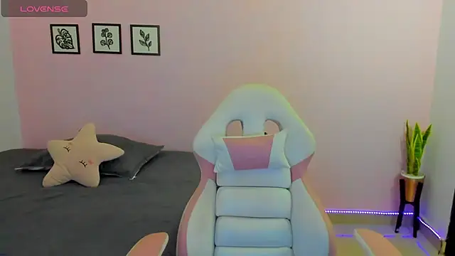 sophie pazz online show from February 2026 10:10:02 PM