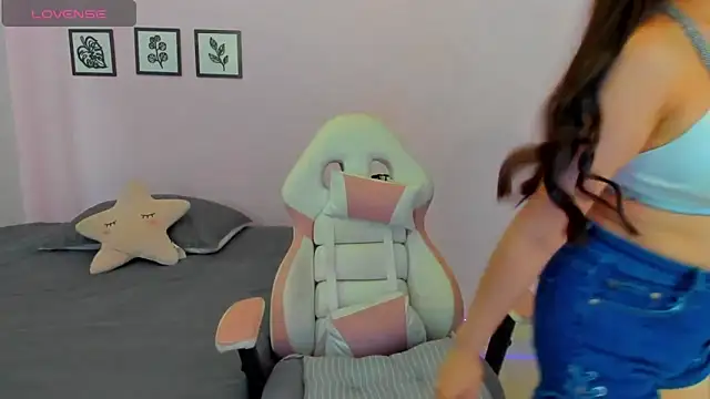 sophie pazz online show from April 2026 05:03:01 PM