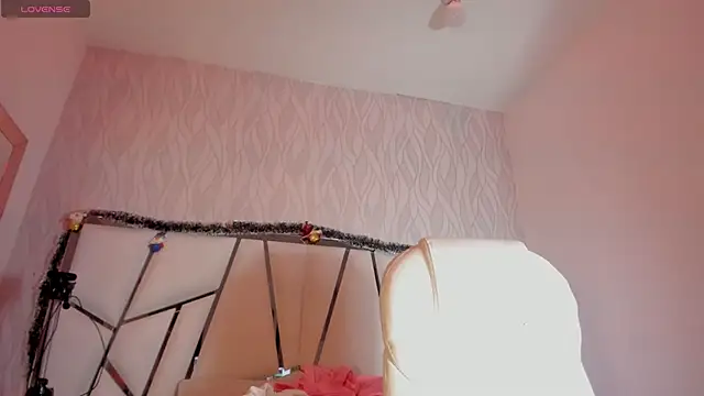 Victoriaa millers online show from December 2025 07:20:01 PM