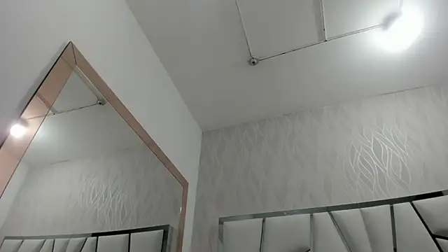 Victoriaa millers online show from November 2025 07:06:02 PM