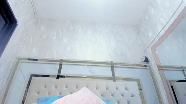 Victoriaa millers online show from November 2025 09:18:02 PM