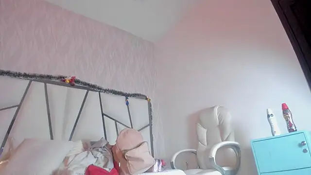 Victoriaa millers online show from November 2025 07:14:02 PM