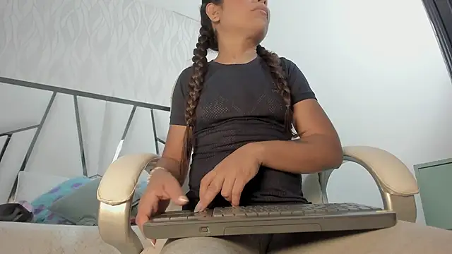 Victoriaa millers online show from March 2026 07:08:01 PM