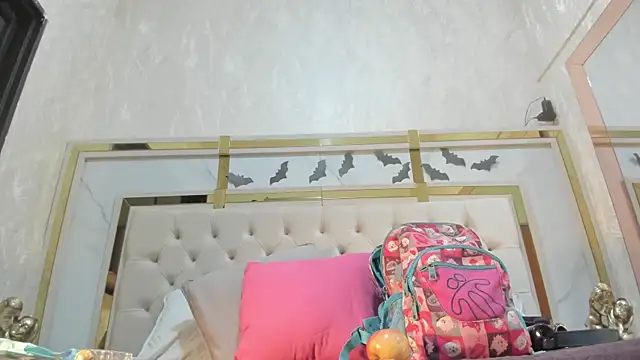 Victoriaa millers online show from October 2025 07:11:01 PM