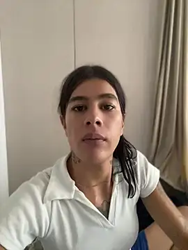 daniigarcia online show from April 2026 10:12:01 PM