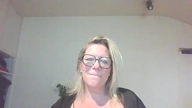 Snapshot of Silkesquirt chatting on September 2025 06:34:01 AM Silkesquirt online show from September 2025 06:34:01 AM