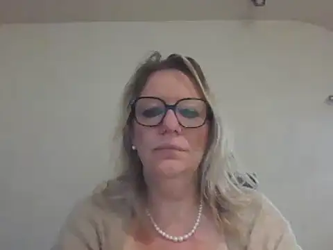 Snapshot of Silkesquirt chatting on January 2025 08:46:02 AM Silkesquirt online show from January 2025 08:46:02 AM