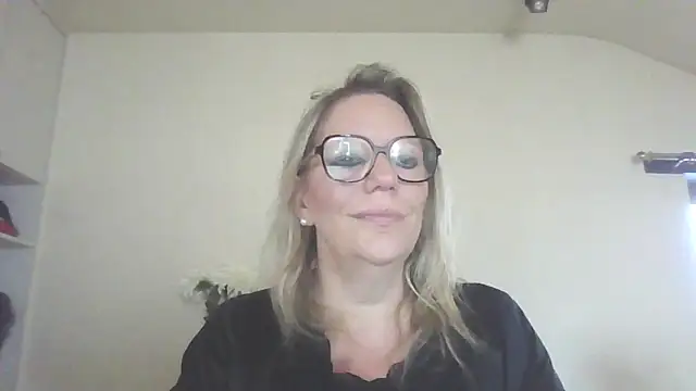 Snapshot of Silkesquirt chatting on September 2025 07:19:01 AM Silkesquirt online show from September 2025 07:19:01 AM