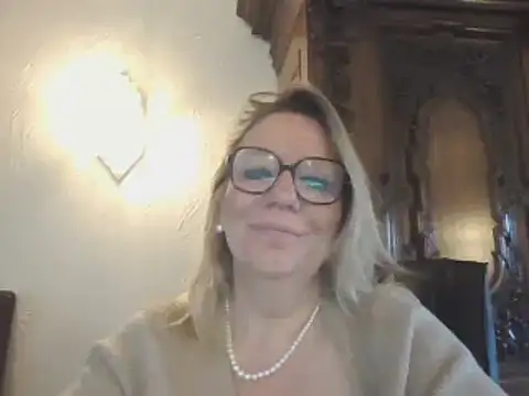Snapshot of Silkesquirt chatting on January 2025 08:03:01 AM Silkesquirt online show from January 2025 08:03:01 AM