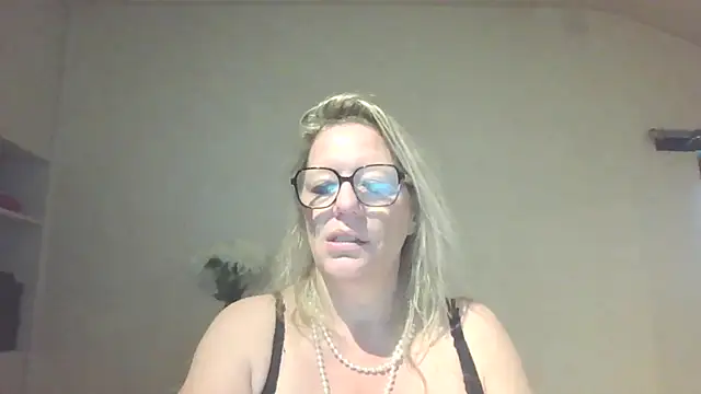 Snapshot of Silkesquirt chatting on September 2025 06:48:02 AM Silkesquirt online show from September 2025 06:48:02 AM