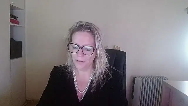 Snapshot of Silkesquirt chatting on October 2025 07:16:02 AM Silkesquirt online show from October 2025 07:16:02 AM