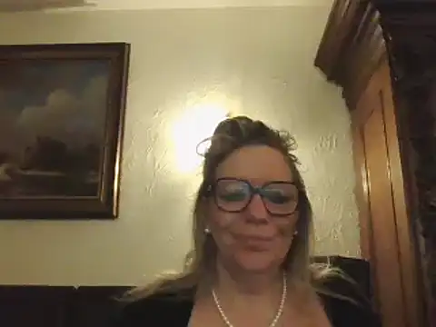 Snapshot of Silkesquirt chatting on December 2024 07:20:01 AM Silkesquirt online show from December 2024 07:20:01 AM